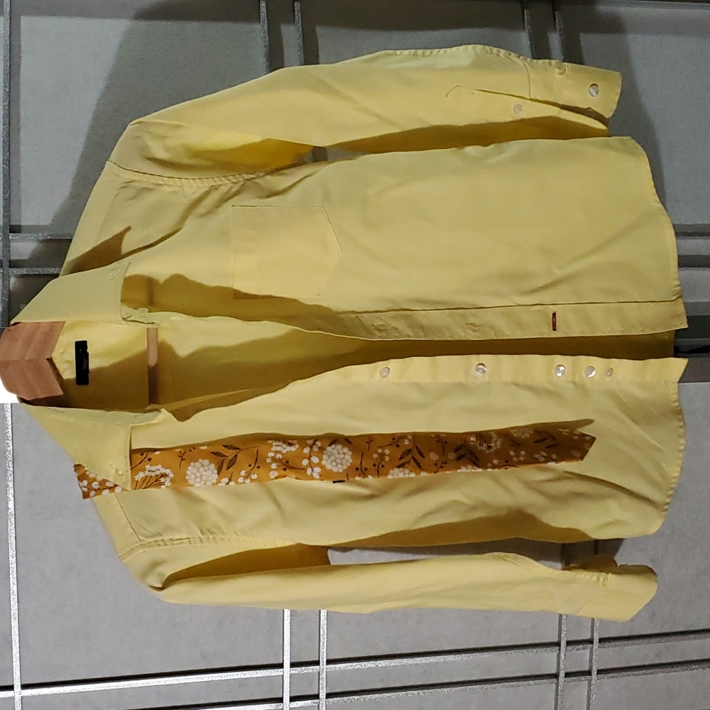 Yellow Tommy Hilfiger button up 💛